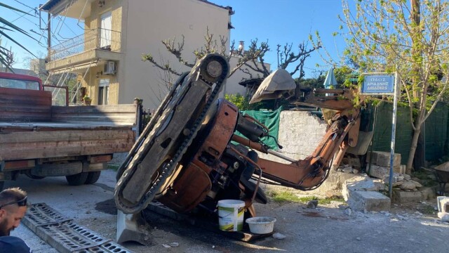 Πέθανε ο 58χρονος χειριστής που είχε καταπλακωθεί από εκσκαφέα στον Βόλο τη Μεγάλη Δευτέρα