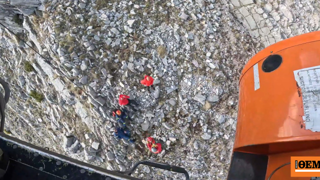 Η στιγμή της διάσωσης και αεροδιακομιδής του 56χρονου ορειβάτη που τραυματίστηκε στο Αγρίνιο, δείτε βίντεο