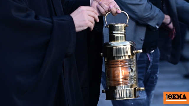 Λοβέρδος για Άγιο Φως: «Η κυβέρνηση θα κάνει ό,τι είναι απαραίτητο για να πραγματοποιηθεί η μεταφορά του»