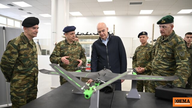 Δένδιας από Αχαρνές: Πρόοδος στην ανάπτυξη σταθμών παραγωγής drones στο 306 Εργοστάσιο Βάσης Τηλεπικοινωνιών