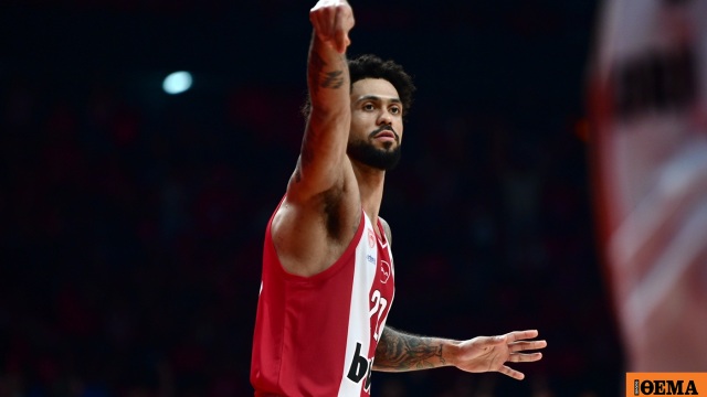 Τάιλερ Ντόρσεϊ: To συγκινητικό βίντεο με τον γιο του μετά τους 27 πόντους κόντρα στη Ρεάλ - «Θα κρατάω πάντα τις υποσχέσεις μου»