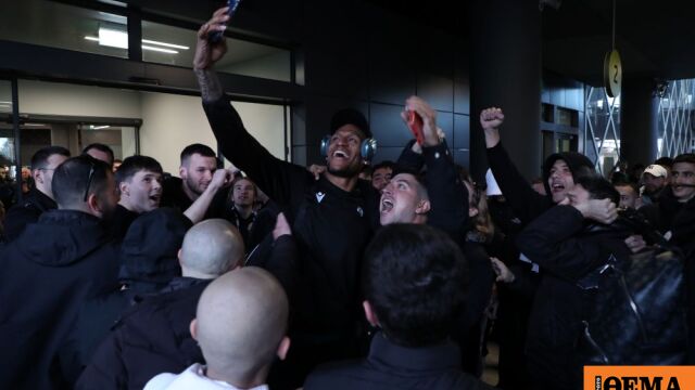 ΠΑΟΚ: Αποθέωση της ομάδας μπάσκετ στο αεροδρόμιο, δείτε βίντεο και φωτογραφίες