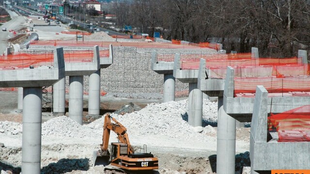 «Τέλεια καταιγίδα»: Οι ανατιμήσεις έχουν βάλει ξανά φωτιά στο κόστος κατασκευών