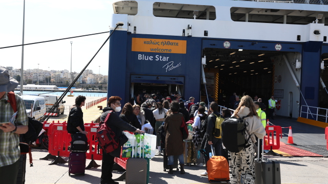Φεύγουν και οι τελευταίοι εκδρομείς του Πάσχα, αυξημένη η κίνηση στα λιμάνια