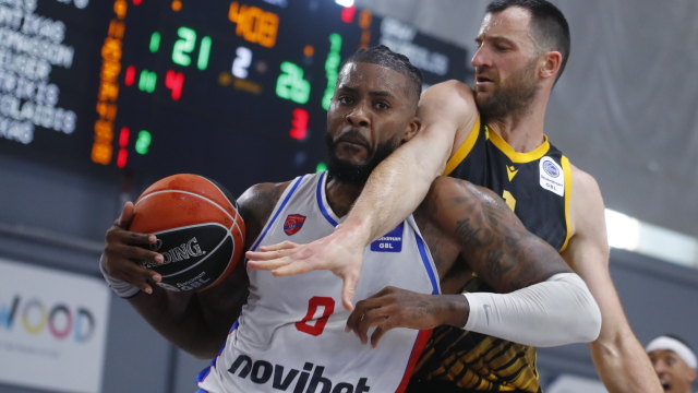 Η ΑΕΚ νίκησε τον Πανιώνιο 57-71 και φουλάρει για την τρίτη θέση, δείτε βίντεο