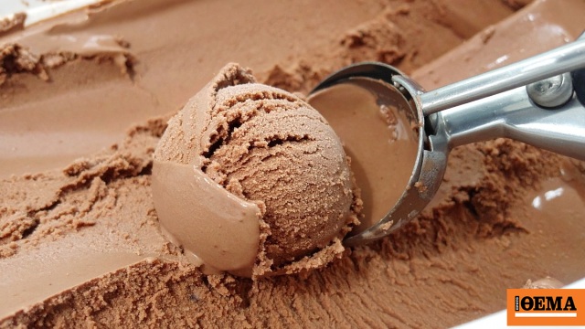 Γιατί το σπιτικό παγωτό κάνει κρυστάλλους (και πώς το αποφεύγουμε)