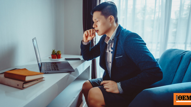 «Ναι» σε βερμούδες στη δουλειά για εξοικονόμηση ενέργειας λέει το Τόκιο