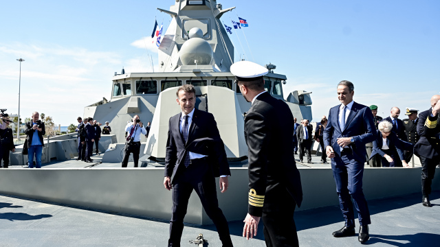 Καλούς ανέμους και καλές θάλασσες ευχήθηκε ο Μακρόν στη φρεγάτα Κίμων, η ανάρτηση στο X