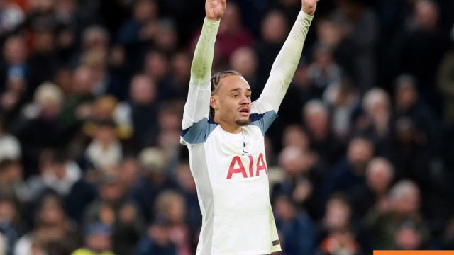 Ο Τσάβι Σίμονς υπέστη ρήξη πρόσθιου χιαστού και χάνει το Μουντιάλ