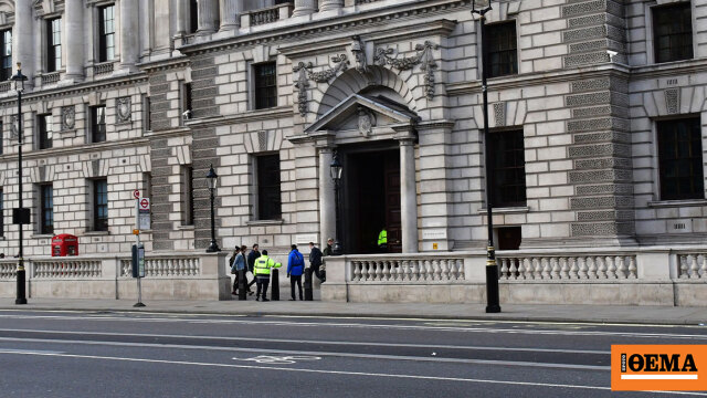 Το Ηνωμένο Βασίλειο ανακάλεσε την διαπίστευση Ρώσου διπλωμάτη αφότου εκλήθη ο Ρώσος πρέσβης στο υπουργείο Εξωτερικών