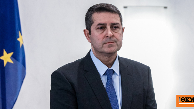 Αντιδρά μετά από 17 ημέρες νοσηλείας ο Γιώργος Μυλωνάκης, τον επισκέφτηκε ο πρωθυπουργός