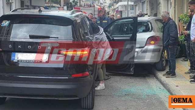 Πάτρα: Οδηγός έπεσε πάνω σε σταθμευμένο ΙΧ, το… ανέβασε στο πεζοδρόμιο και χτύπησε πεζή, δείτε εικόνες