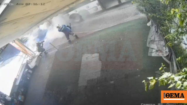 Βίντεο: Η στιγμή που οι επιβάτες απομακρύνονται από το λεωφορείο που πήρε φωτιά στο Ίλιον