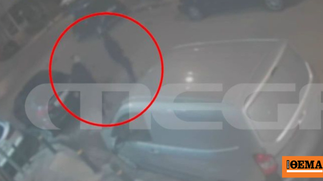 Δείτε βίντεο με την στιγμή που η ομάδα 10 ατόμων διαφεύγει μετά την επίθεση σε 15χρονο στο Νέο Κόσμο