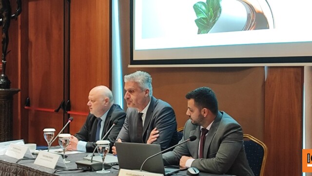 ΕΛΒΑΛΧΑΛΚΟΡ: Αντέχει στο σοκ της Μέσης Ανατολής με αμετάβλητη παραγωγή και αυξημένη ζήτηση