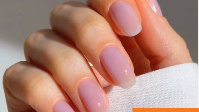 Jelly Nails: το πιο δροσερό μανικιούρ που μπορείτε να δοκιμάσετε για την άνοιξη και το καλοκαίρι
