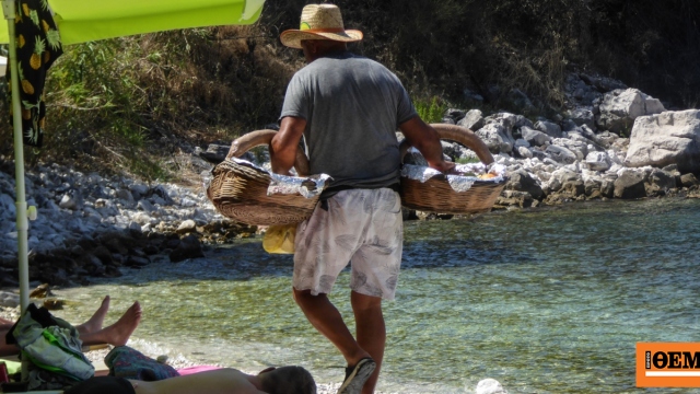 Η μαφία των λουκουμάδων... μετακόμισε στην Πιερία: Εκβίαζαν, απειλούσαν και έδερναν τους μικροπωλητές που δεν πλήρωναν προστασία