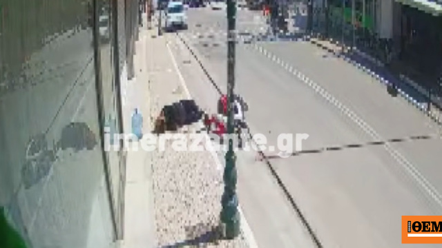 Σοβαρός τραυματισμός γυναίκας στη Ζάκυνθο: Έπεσε με το μηχανάκι σε τρύπα οπτικής ίνας, δείτε βίντεο