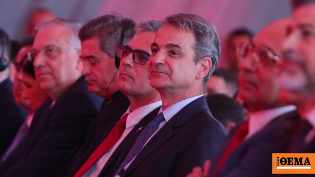 Live ο Κυριάκος Μητσοτάκης στα εγκαίνια της νέας γραμμής παραγωγής της Coca-Cola Τρία Έψιλον
