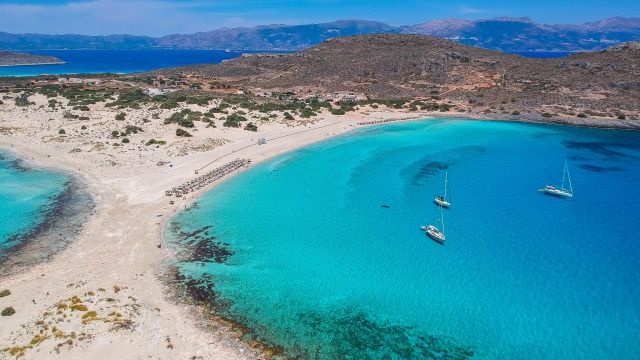 6 παραλίες ιδανικές για οικογένειες σε 6 διαχρονικούς προορισμούς