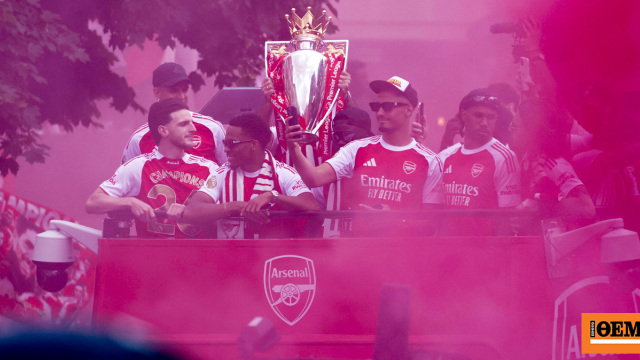 Άρσεναλ: Η παρέλαση των πρωταθλητών Αγγλίας στους δρόμους του Λονδίνου, βίντεο και φωτογραφίες