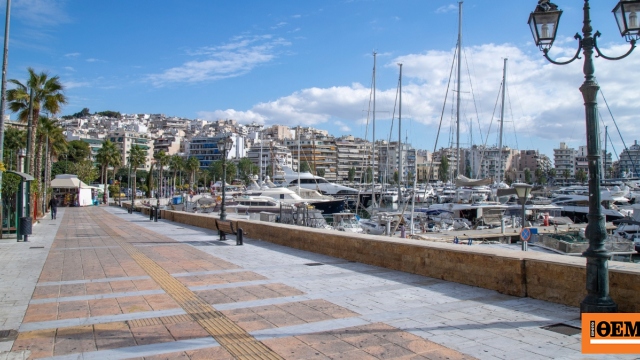 Σύγκρουση σκαφών ανοιχτά της Μαρίνας Ζέας: Καταστράφηκε αλιευτικό, σώοι οι επιβαίνοντες