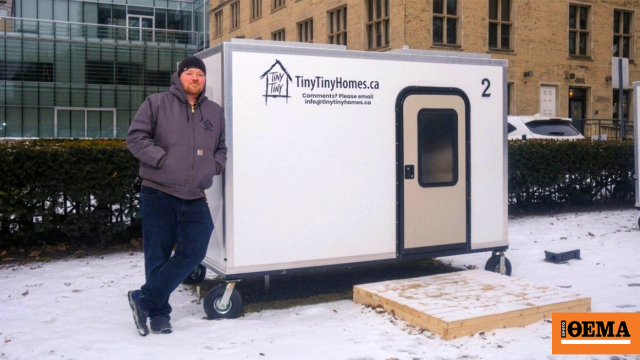 Toronto'da bir adam, evsizler için elektrikli, su ve ısıtmalı minik evler yapıyor