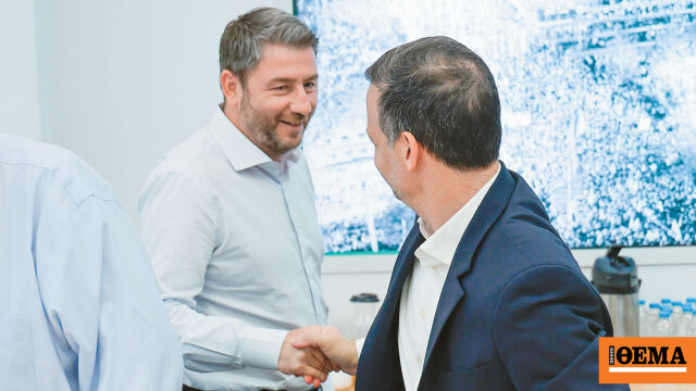 «Βουβή» αμφισβήτηση στο ΠΑΣΟΚ μετά τη βουτιά στα γκάλοπ: Η π