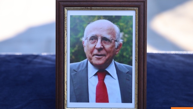 Το τελευταίο αντίο στον Γιώργο Σουφλιά, παρών στην κηδεία ο 