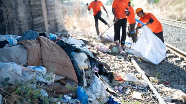Cyclone Project στη Θήβα: Απομακρύνθηκαν 11 τόνοι απορριμμάτ