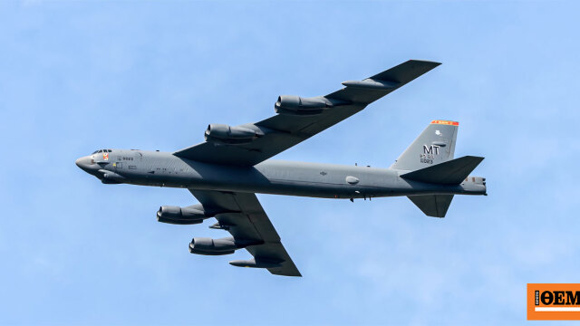 B-52 bombardıman uçağı Kaliforniya'daki hava üssünde düştü
