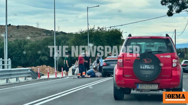 Σοβαρό τροχαίο στον Βόλο με έναν τραυματία, ΙΧ συγκρούστηκε με δίκυκλο
