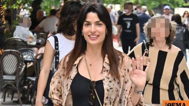 Τόνια Σωτηροπούλου: Συμπλήρωσε το μαύρο σύνολό της με τα πιο ευέλικτα παπούτσια