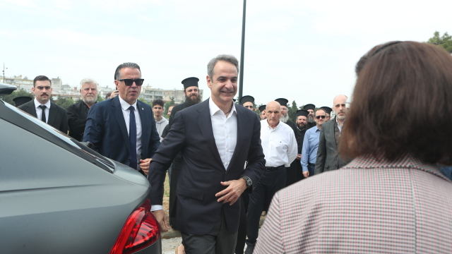 Ο Μητσοτάκης στο Ellinikon Sports Park οδήγησε αγωνιστικό αυτοκίνητο στην υπερειδική του ΕΚΟ Ράλλυ Ακρόπολις 2026