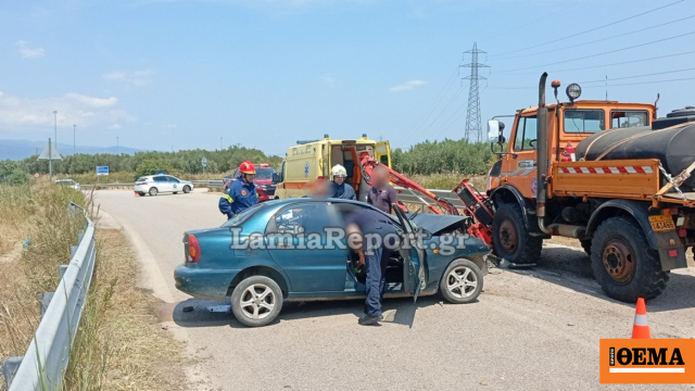 Θανατηφόρο τροχαίο στον παράδρομο της εθνικής στη Φθιώτιδα, αυτοκίνητο συγκρούστηκε με φορτηγό