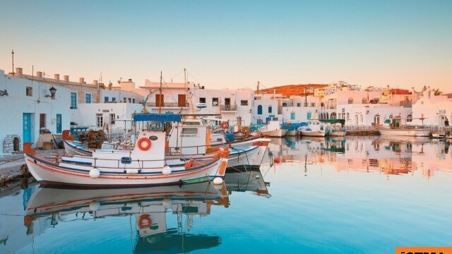 Turistler Bu Yıl Hangi Destinasyonları Tercih Ediyor: Paros ve Naxos Büyük Kazananlar, Mikonos, Santorini ve Atina'nın Durumu