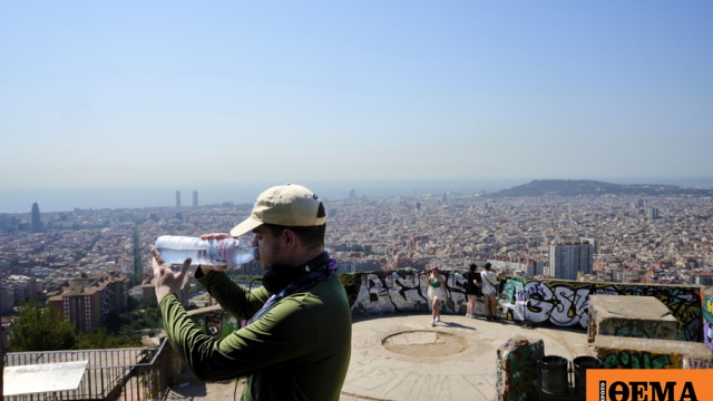 İspanya'da Sıcak Hava Dalgası: Barcelona'da Dışarıda Çalışanların Sıcaklığı Bileklikle Takip Ediliyor