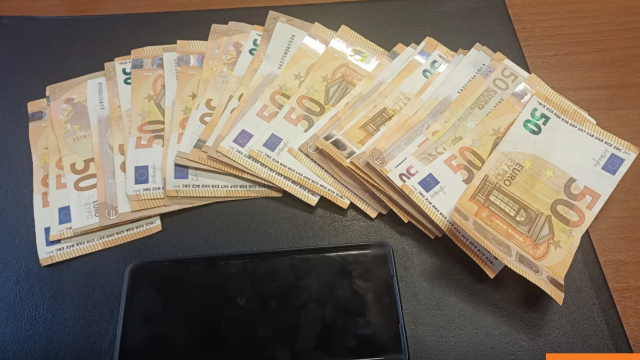 Έπεισε ηλικιωμένη πως συγγενής της χρειάζεται χειρουργείο και άρπαξε 5.000 ευρώ, μία σύλληψη στην Ευρυτανία