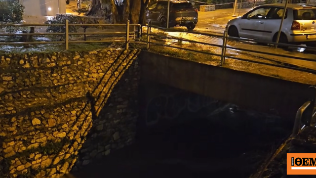 Ανίκητη η βλακεία των Αθηνέζων που πάρκαραν πάνω σε γέφυρα