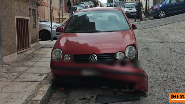 Αυτοκίνητο με 47χρονη υπό την επήρεια αλκοόλ και χωρίς δίπλωμα προκάλεσε καραμπόλα με τρία ΙΧ και μια μηχανή στο Παγκράτι