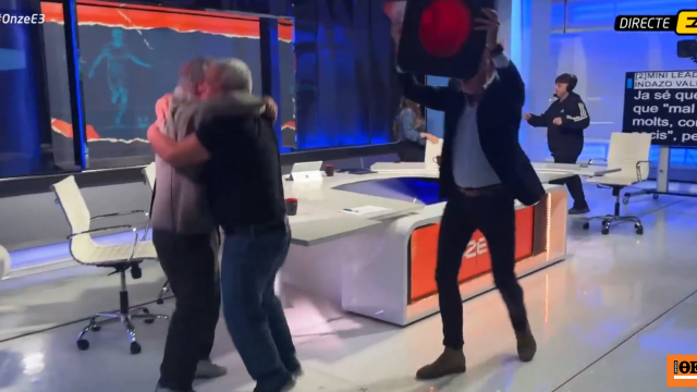 Το βίντεο από την τηλεόραση της Καταλονίας που έγινε viral: Δημοσιογράφοι πανηγύρισαν έξαλλα τον αποκλεισμό της Ρεάλ από την Μπάγερν