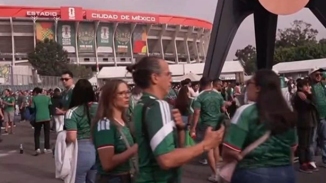 Αδημονούν στο Μεξικό για την πρεμιέρα του Μουντιάλ: Οπαδοί μ
