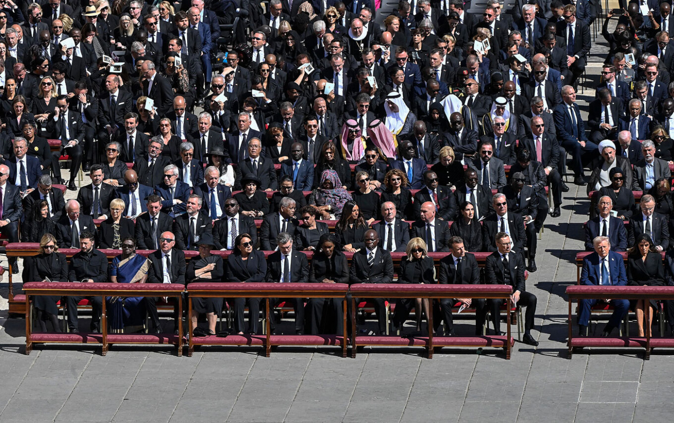 ΒΑΤΙΚΑΝΟ LIVE Στη Σάντα Μαρία Ματζόρε ο Πάπας Φραγκίσκος- Κηδεύεται ιδιωτικά 29 vatikano 9