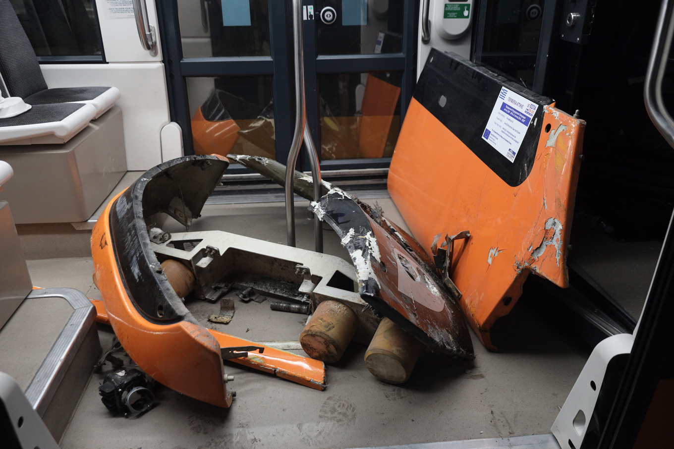 24 de răniți în urma coliziunii dintre un autobuz și un tramvai în Pireu
